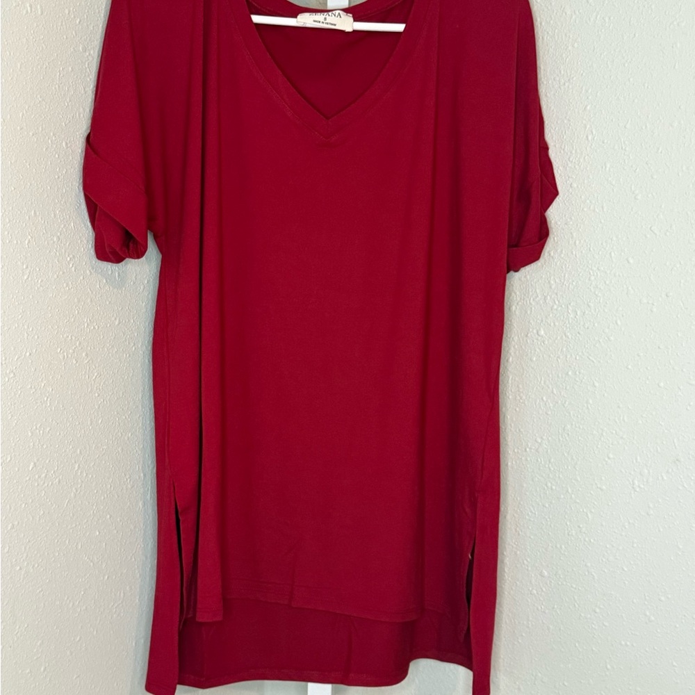 Zenana Outfitters Red Short Sleeve V-Neck Top and shorts